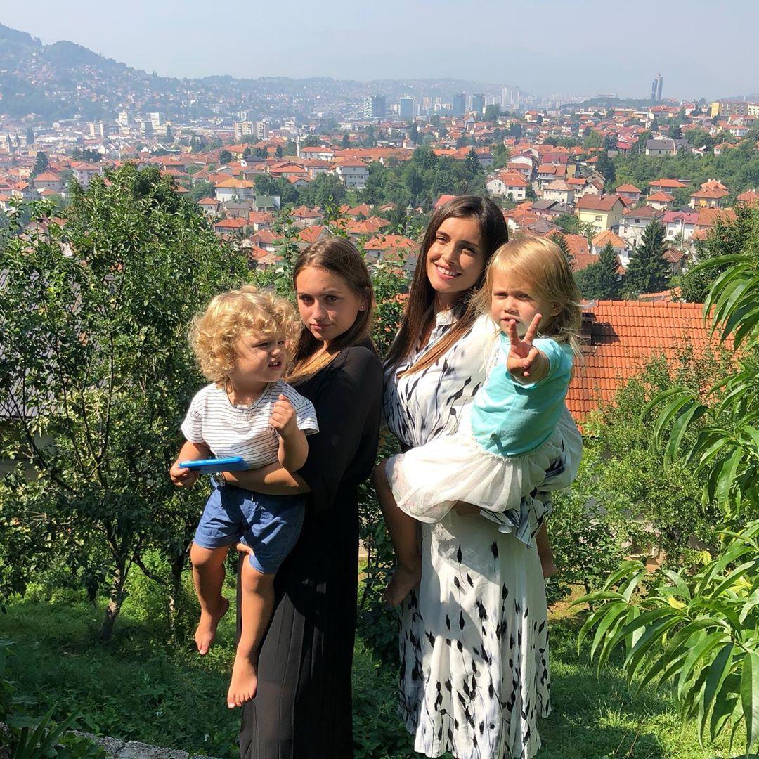 Amra Silajdžić-Džeko s djecom čestitala Bajram