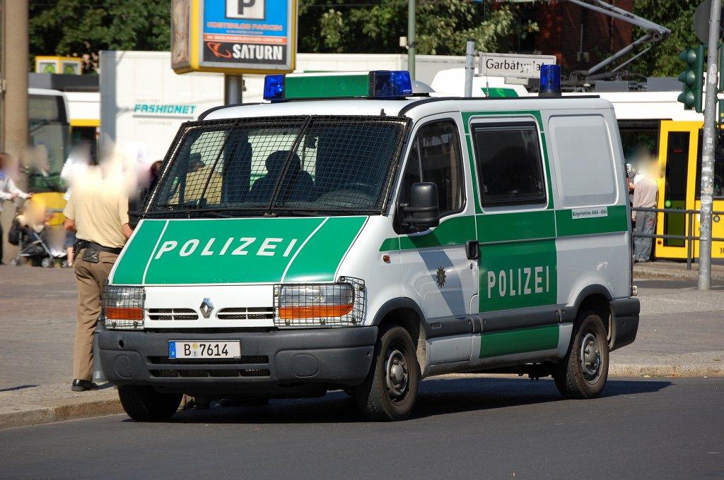 Policijski kombi u Njemačkoj - Avaz