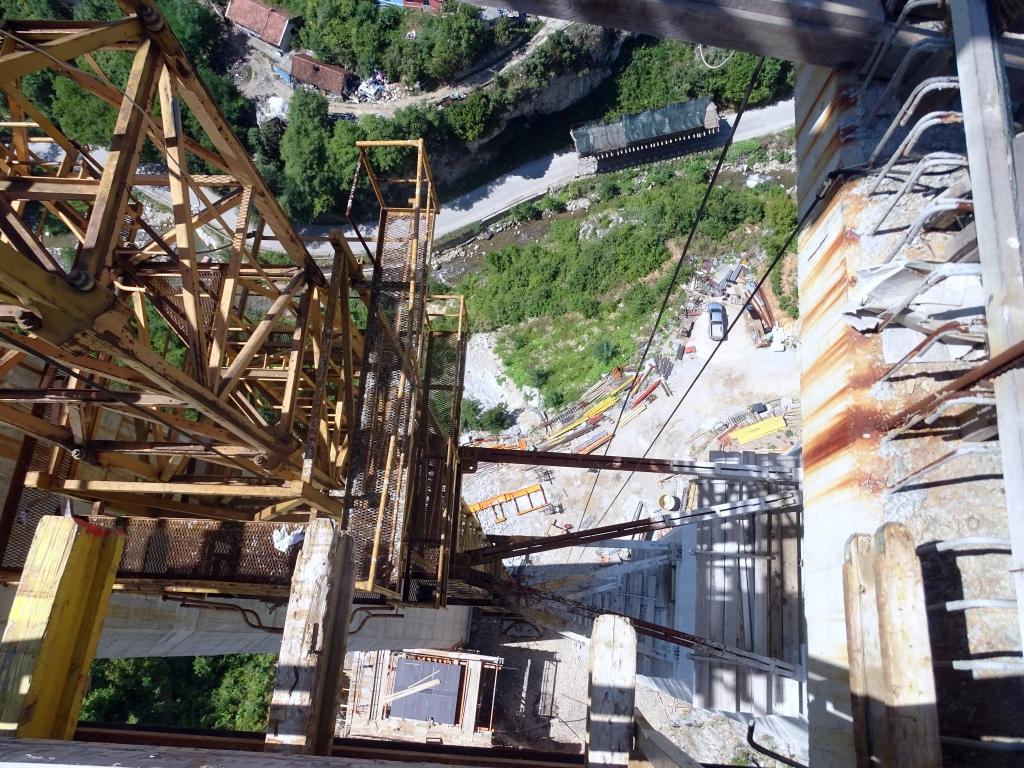 "Avaz"na 120 metara visokom vijaduktu: Samo još sedam i po metara do spajanja