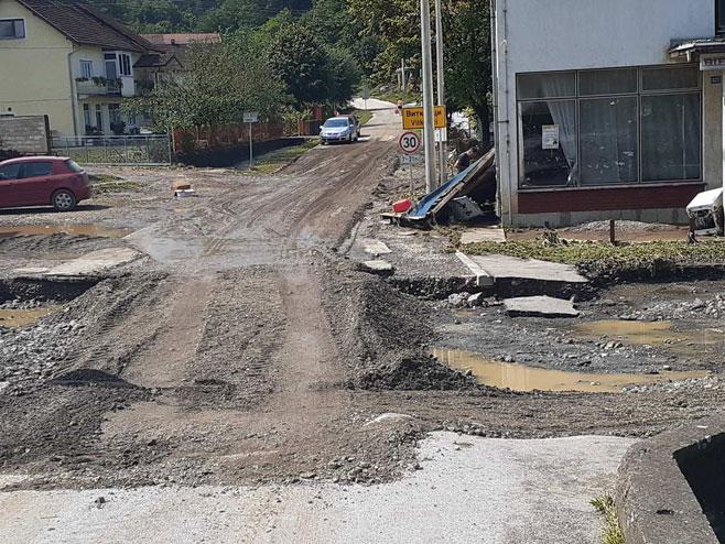 Snažno nevrijeme pogodilo područje Stanara i Teslića: Zaplavljena domaćinstva, uništena tri pješačka mosta