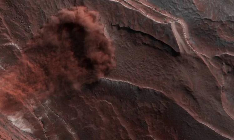 NASA snimila crvenu lavinu na Marsu