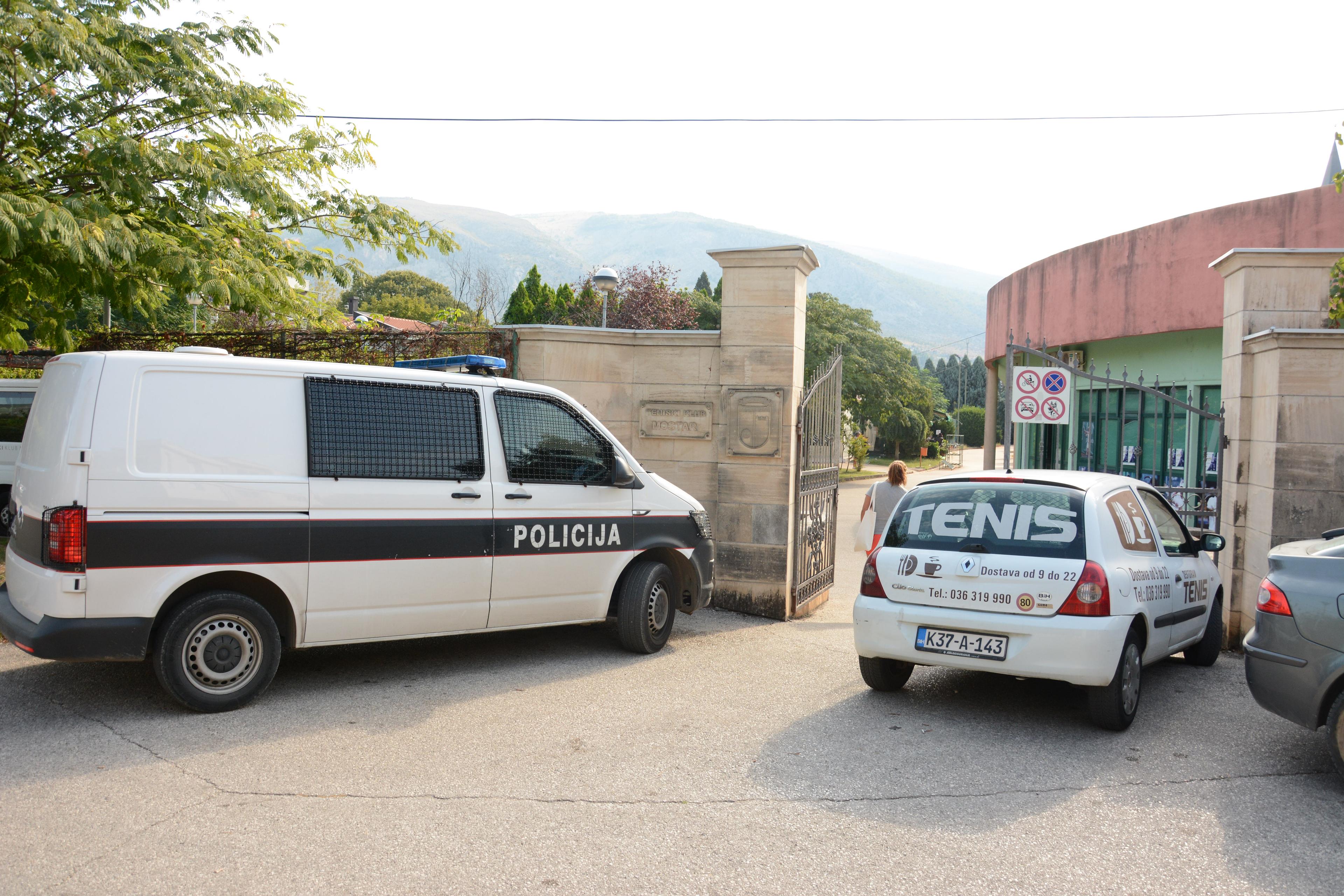 Za poreznu utaju u Hercegovini osumnjičeno 15 osoba: 100 službenika SIPA-e pretresa ugostitelje