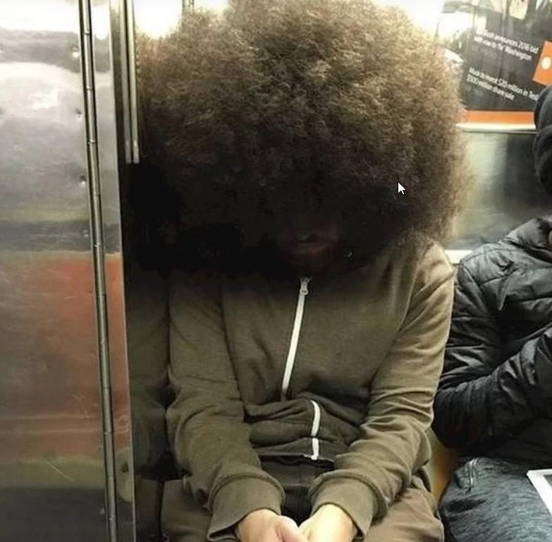 Čudne fotografije iz podzemnih željeznica koje će vam popraviti dan