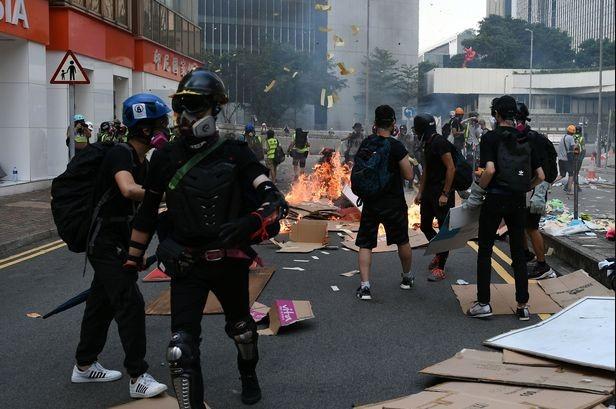 Sukobi u Hong Kongu: Jedna osoba upucana - Avaz