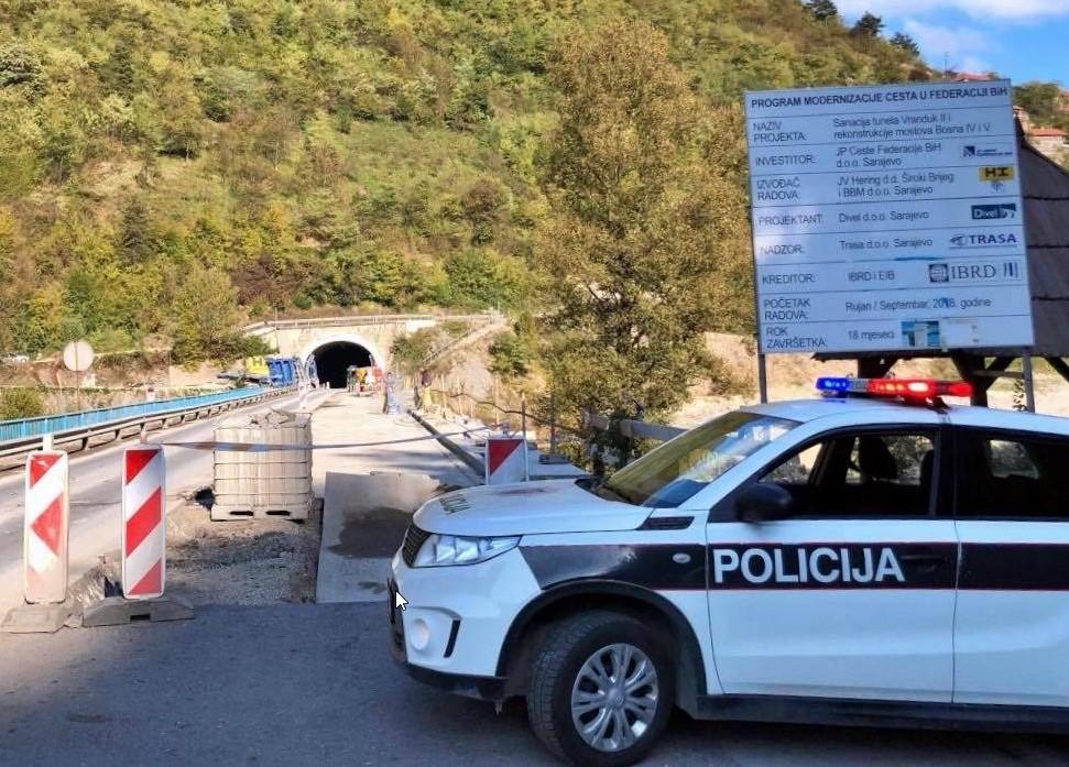 Dobro došli u BiH: Vozaču kamiona dok je čekao u koloni ispred tunela Vranduk ukraden novčanik