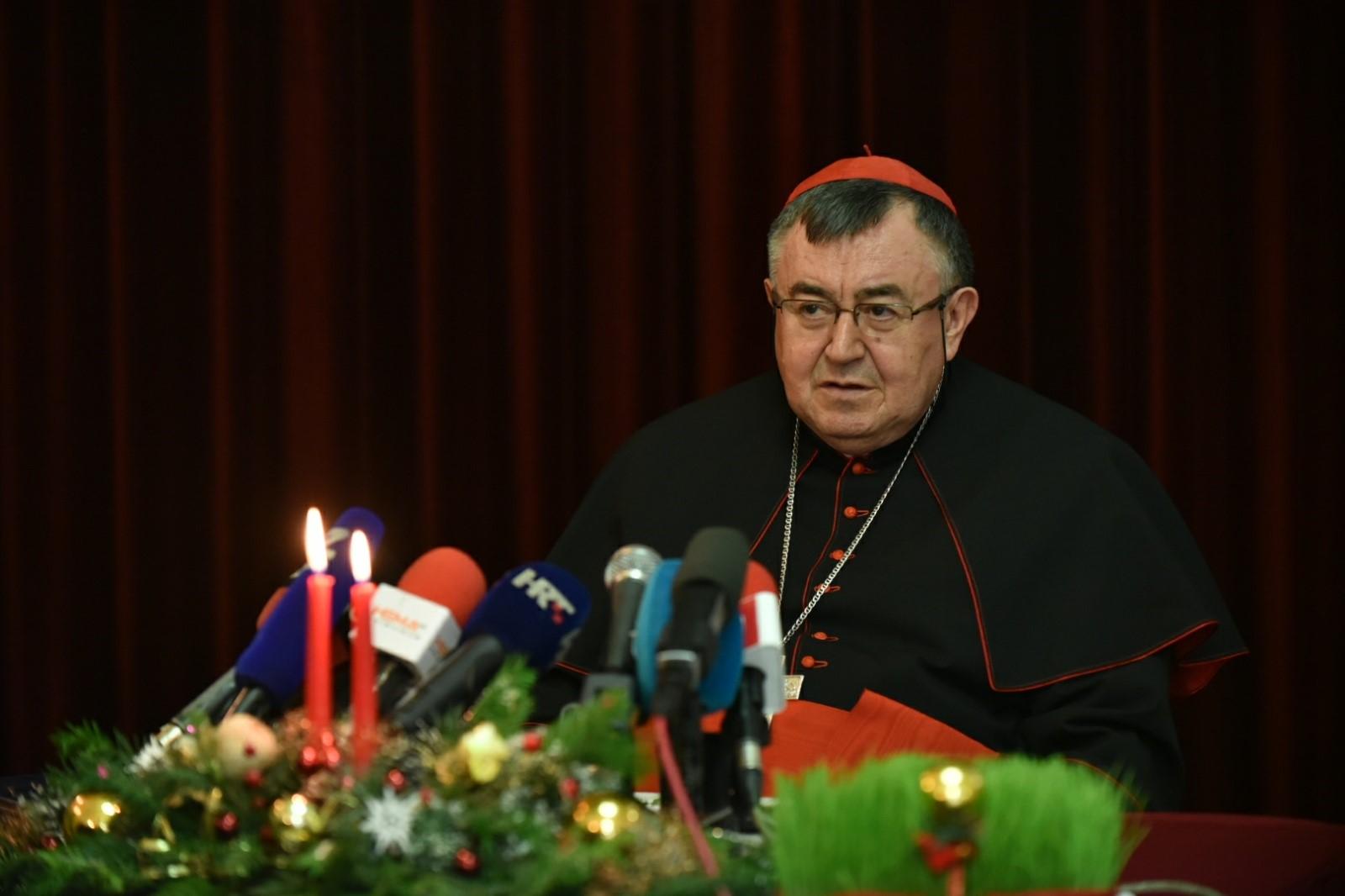 Kardinal Puljić: Smeta nam kad se slave oni koji su uništavali BiH
