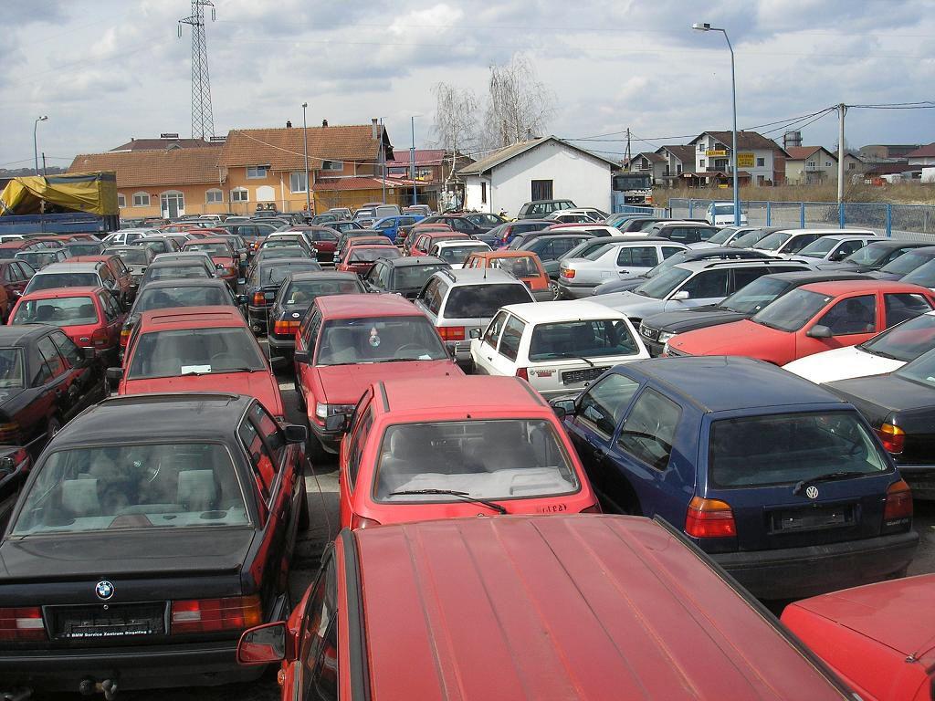 Nakon više od 15 godina čiste se skladišta: Počinje uništavanje oduzetih vozila