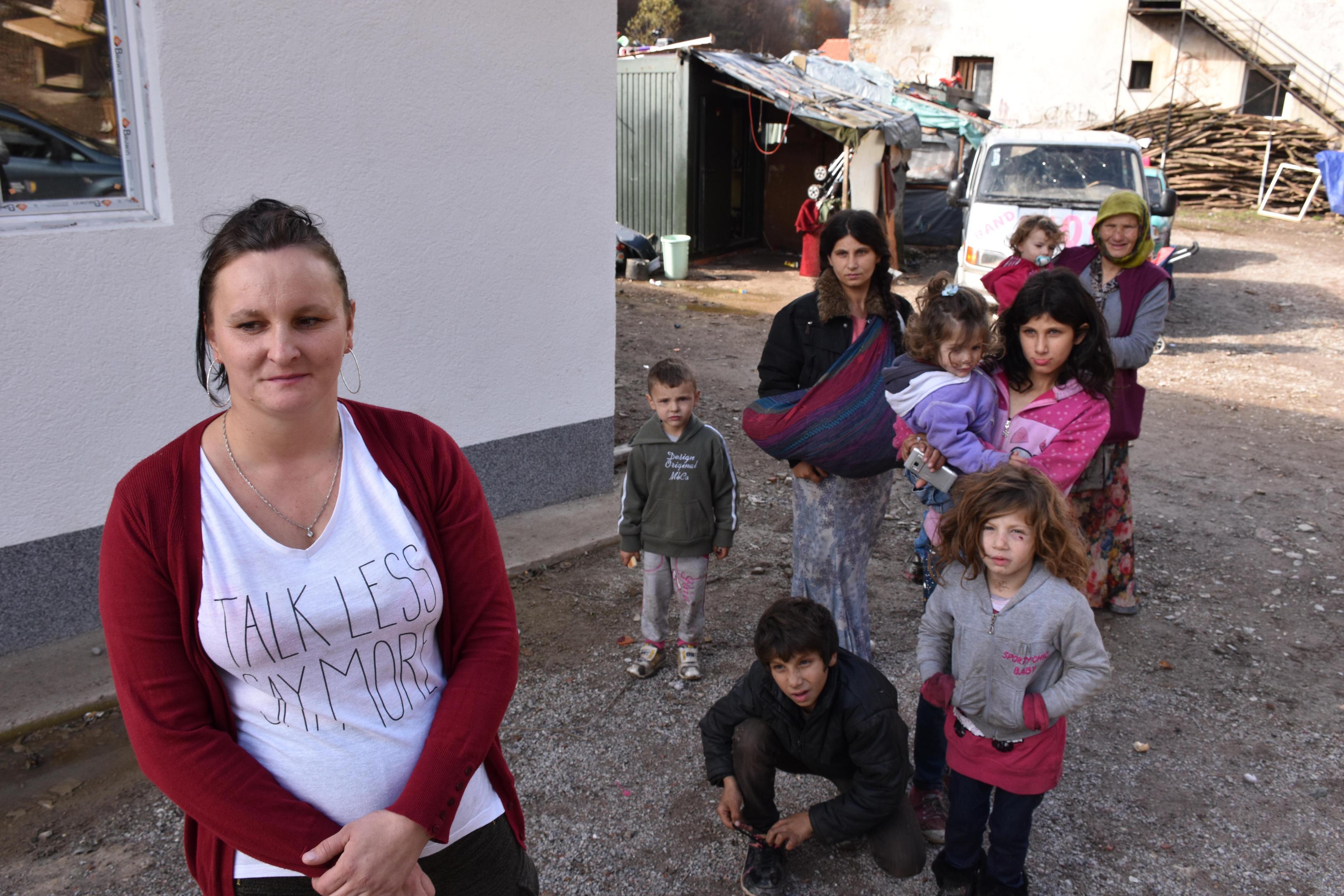 Almedina dobila novi dom, u školu više neće ići iz kontejnera