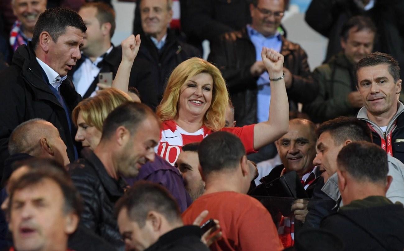 Kolinda u ekstazi: Predsjednica Hrvatske euforično navijala na utakmici protiv Slovačke