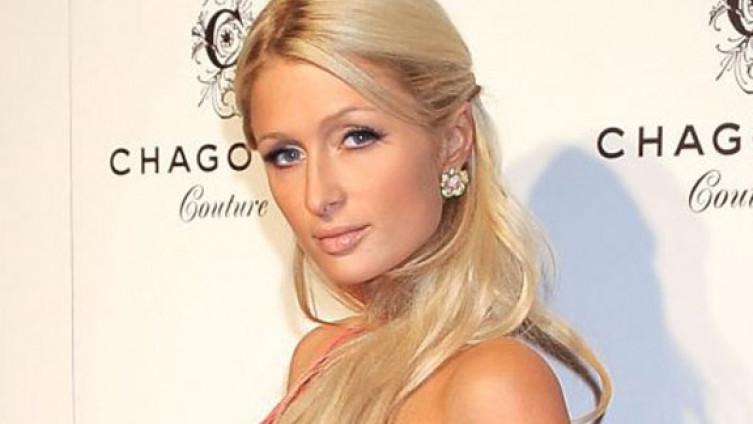 Paris Hilton tvrdi da nije imala plastične operacije i da koristi samo jednu jedinu stvar