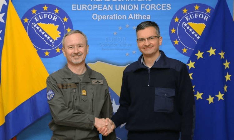 Marjan Šarec posjetio bazu EUFOR-a u Butmiru