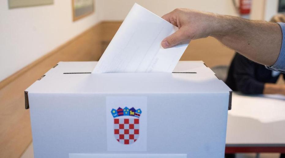 Zatvorena birališta: Hrvatska u narednim satima dobiva predsjednika