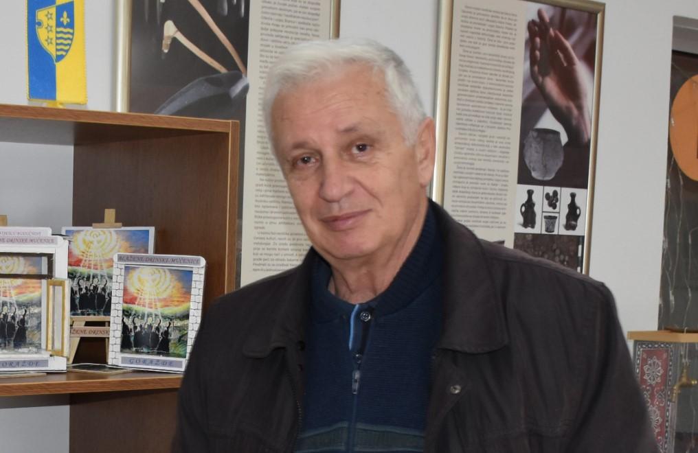 Aziz Mujezinović: Ibret penzioner