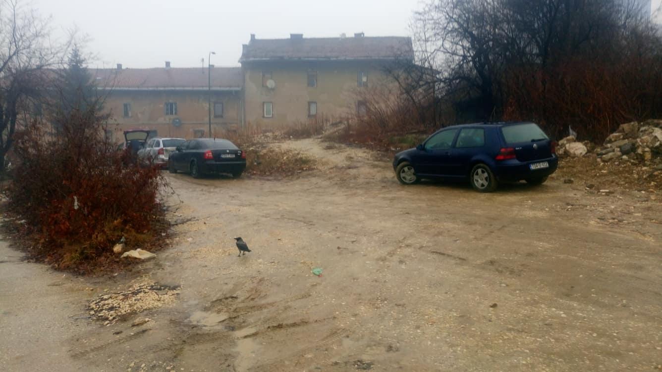 Sarajevo: Vozila parkirana na mjestu koje nije predviđeno za to - Avaz