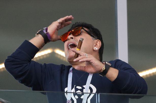 Dijego Maradona uhvaćen na djelu