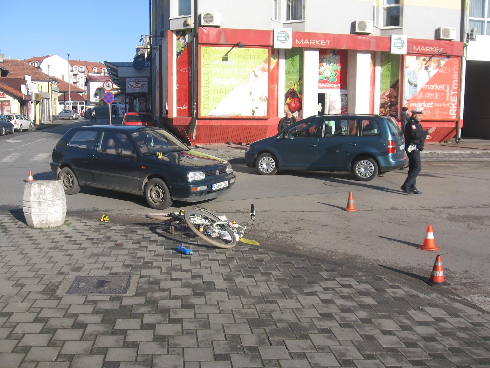 Golfom pokosio biciklistu u centru Bijeljine