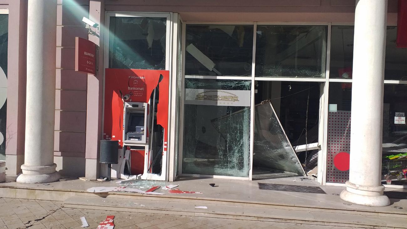 Razbojnici u Mostaru raznijeli bankomat, ali pobjegli bez novca
