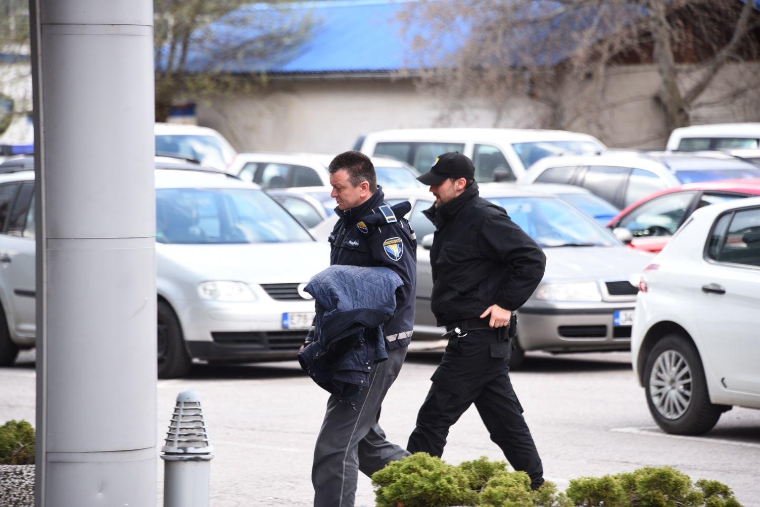 Uhapšeni granični policajci dovezeni na kriminalističku obradu u Sarajevo