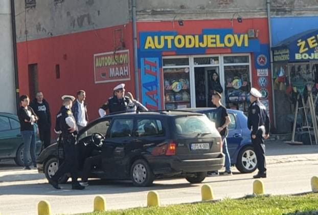Udes u Zavidovićima: Sudarila se dva automobila