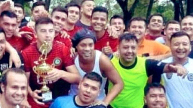 Ronaldinjo osvaja nagrade i u zatvoru: Izdominirao na turniru u malom nogometu