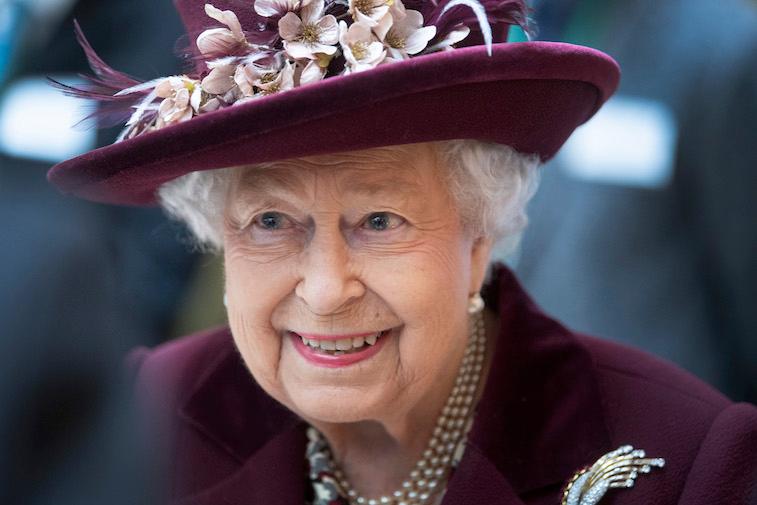 Britanska kraljica zbog koronavirusa odlazi iz Londona