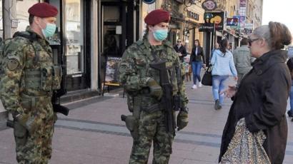 Vojska na ulicama provjerava da li se građani pridržavaju mjera - Avaz
