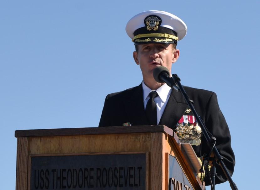 Bura na američkom ratnom brodu: Kapetan smijenjen, blizu 1.000 mornara u karantinu