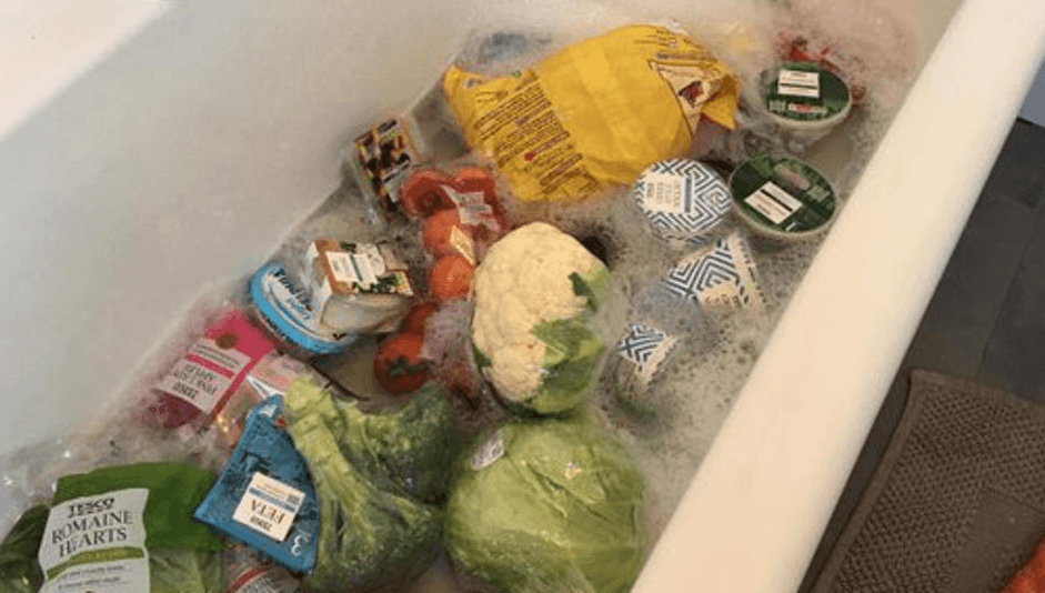 Žena okupala sve namirnice iz dućana kako bi bila sigurna da se neće zaraziti