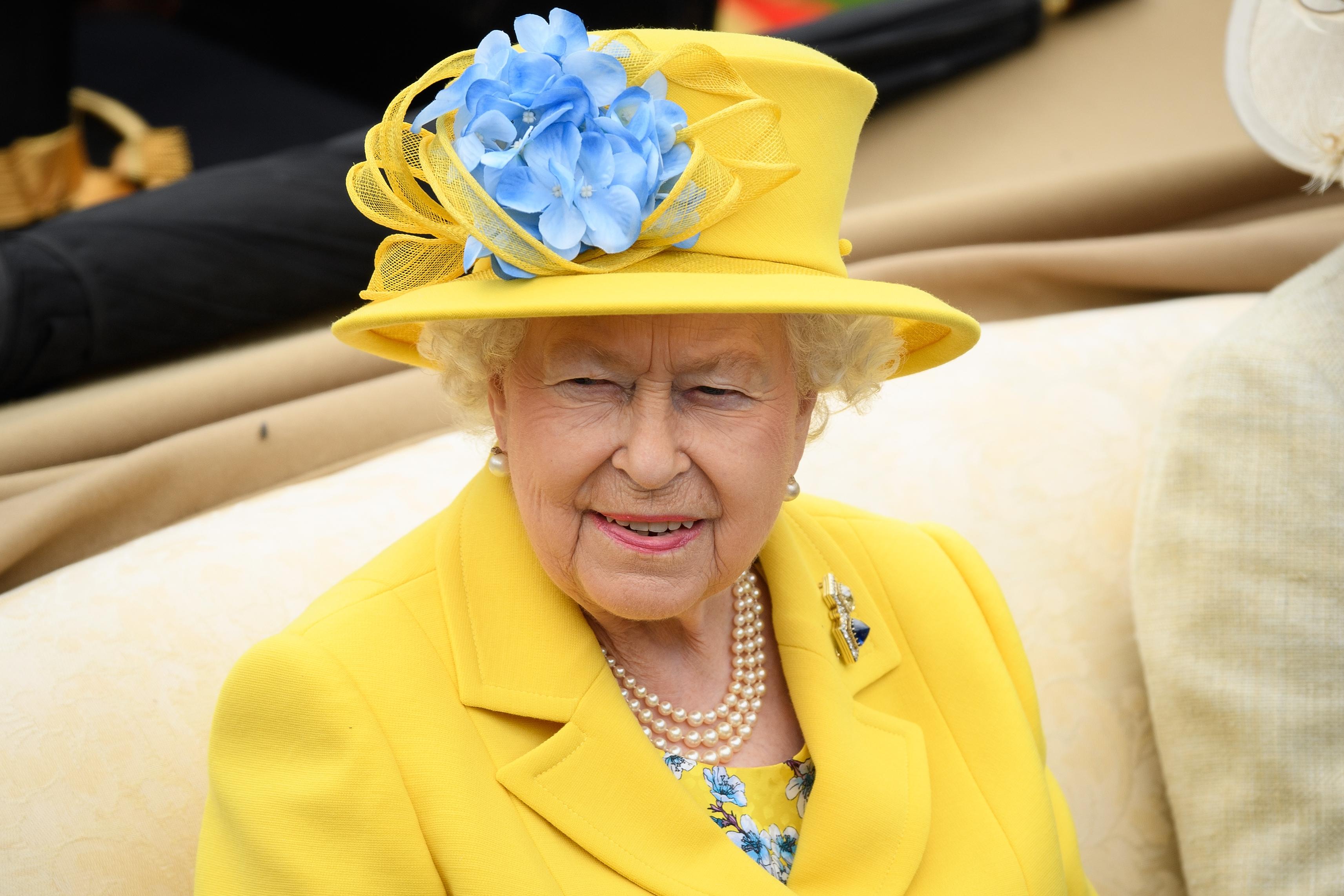 Britanska kraljica: Ova pandemija promijenila je cijeli naš svijet, skupa smo u ovome