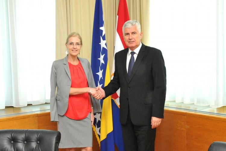 Čović i Hartman izrazili su zadovoljstvo pozitivnim bilateralnim odnosima - Avaz
