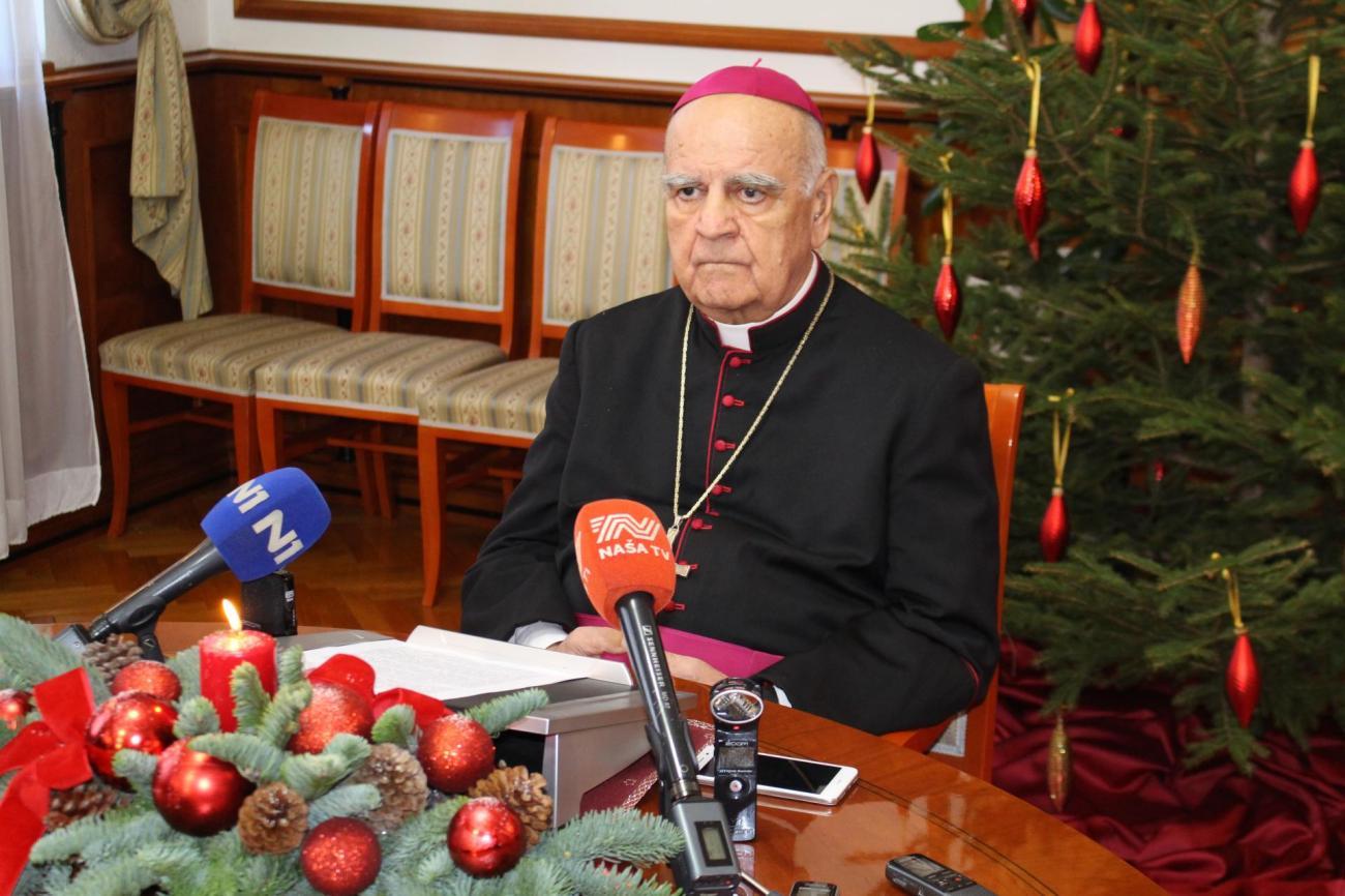 Biskup Perić naložio otvaranje crkvi i održavanje misa