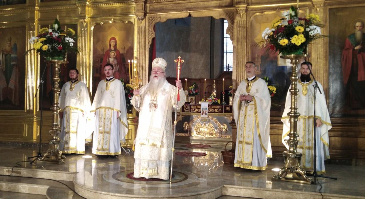 Mitropolit dabrobosanski Hrizostom služio svečanu vaskršnju liturgiju - Avaz