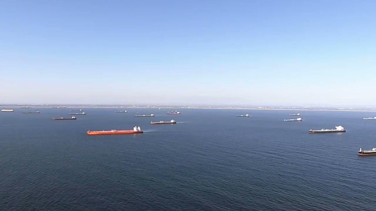 Kolone naftnih tankera plove svjetskim morima