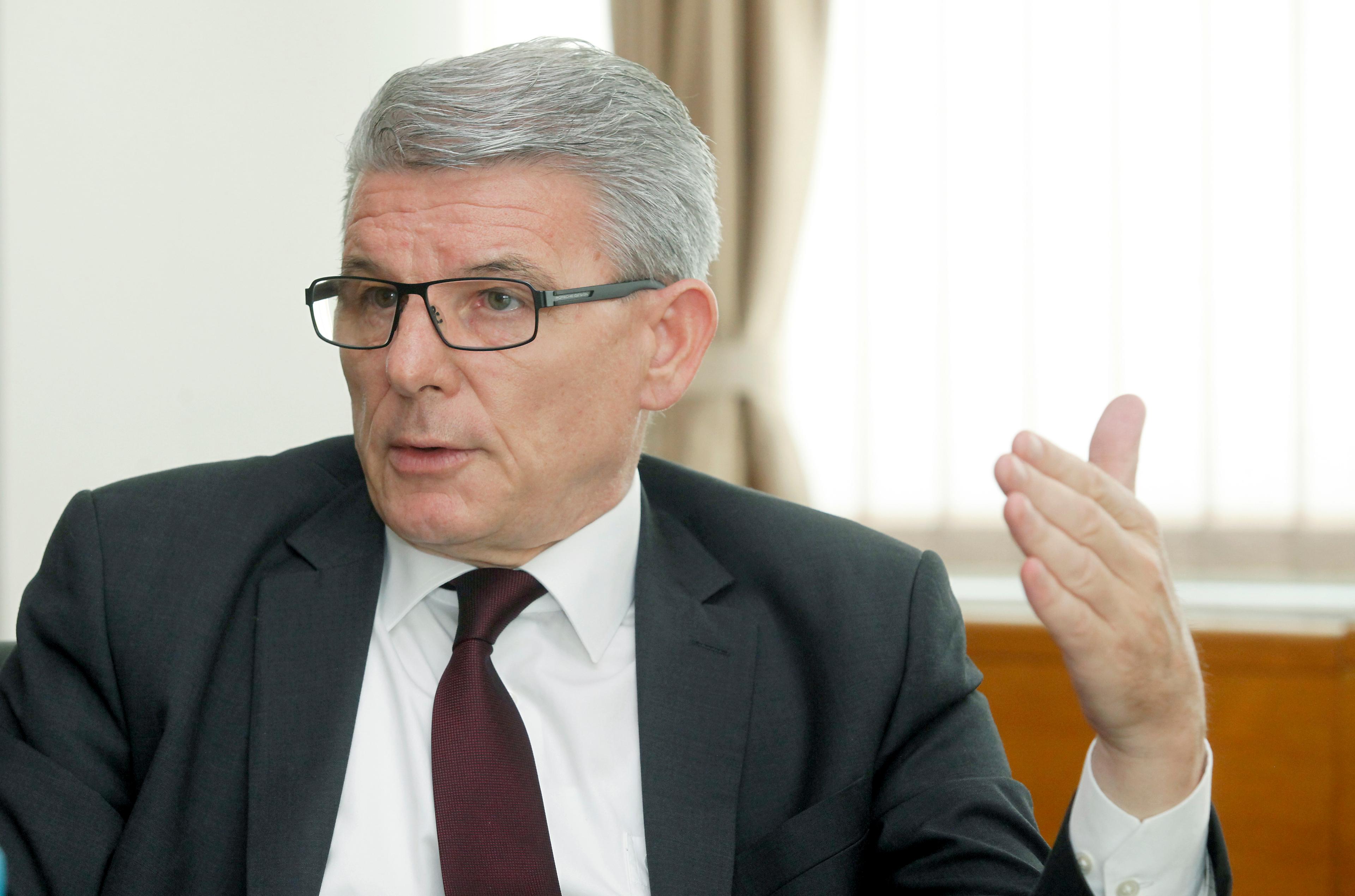 Džaferović: Ne postoji stav Vijeća ministara - Avaz
