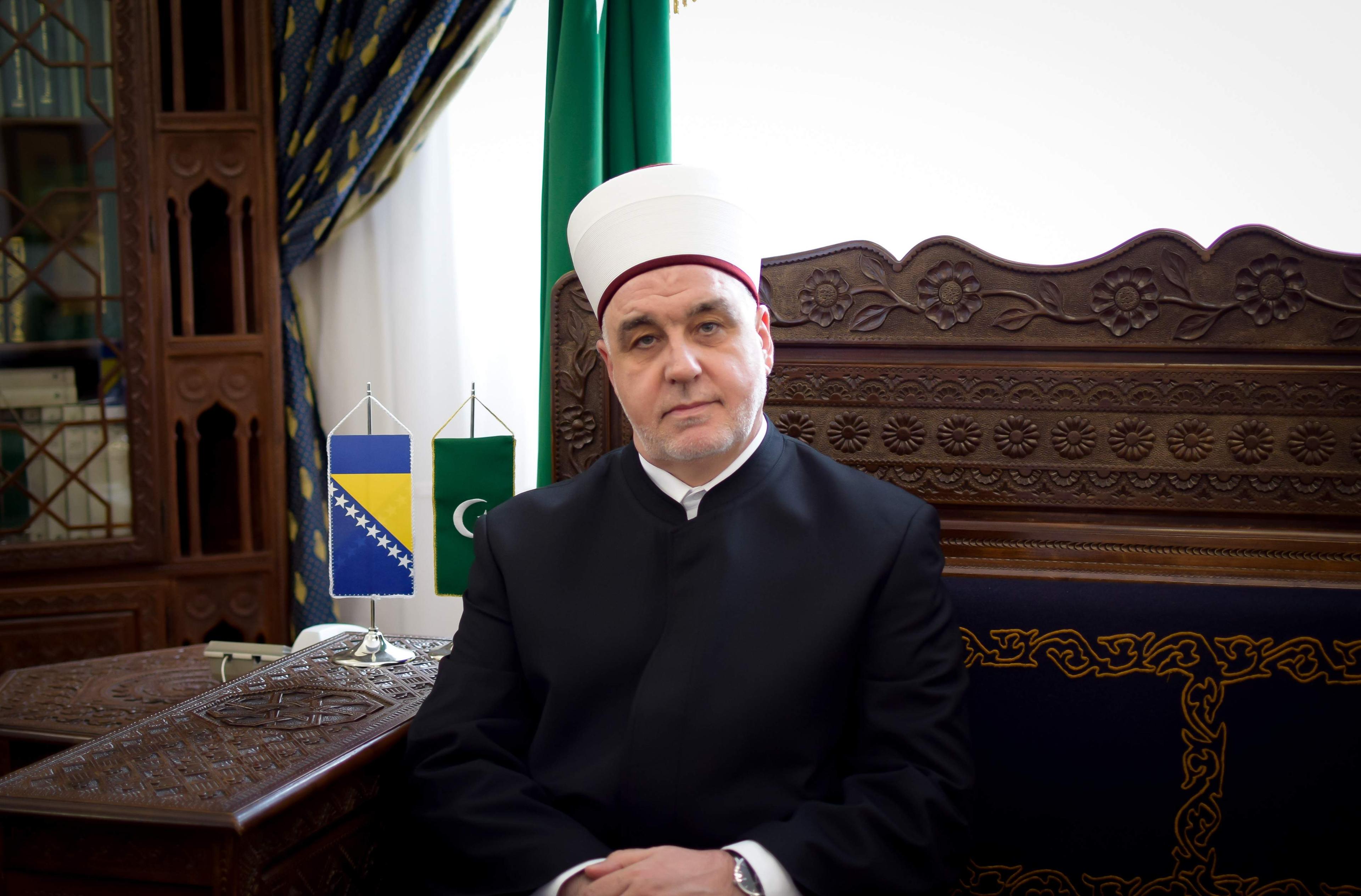 Reis Kavazović:  Ramazan je za muslimane širom svijeta poseban i najsvetiji mjesec u kojem upražnjavamo ibadete - Avaz