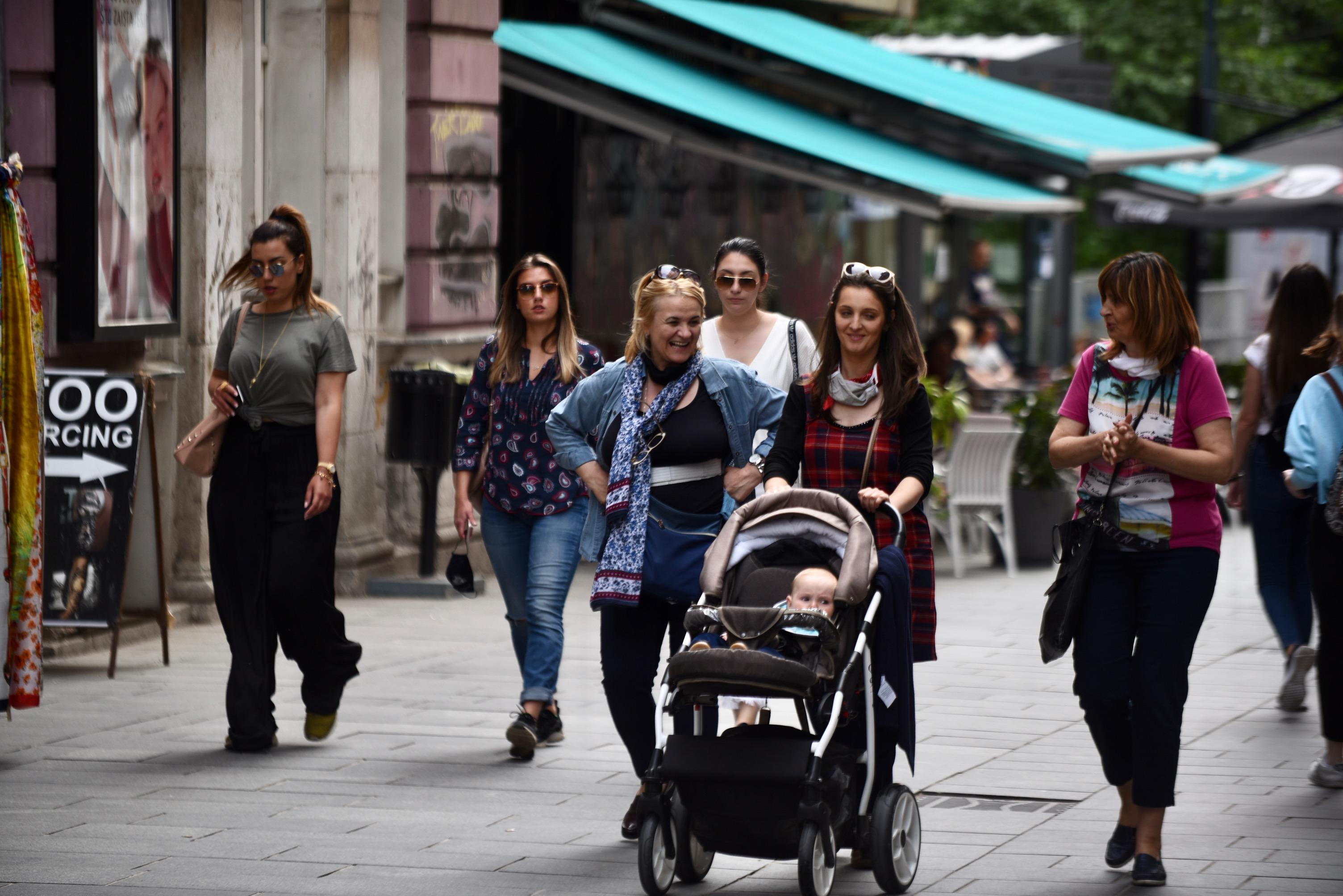 Nakon duže vremena: Sarajevske ulice prepune šetača