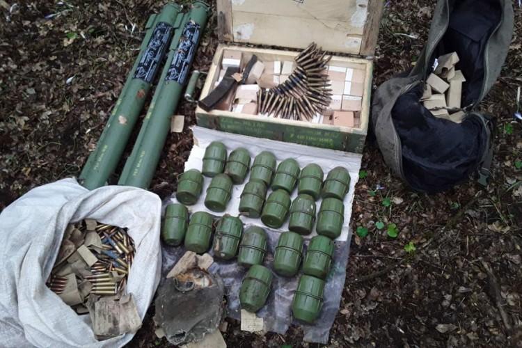 Pronađeno više od stotinu minsko - eksplozivnih sredstava, naoružanja i metaka - Avaz