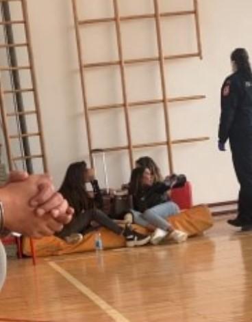 Nova ekskluzivna fotografija: Pogledajte kako Tijana Ajfon nakon hapšenja leži na strunjači