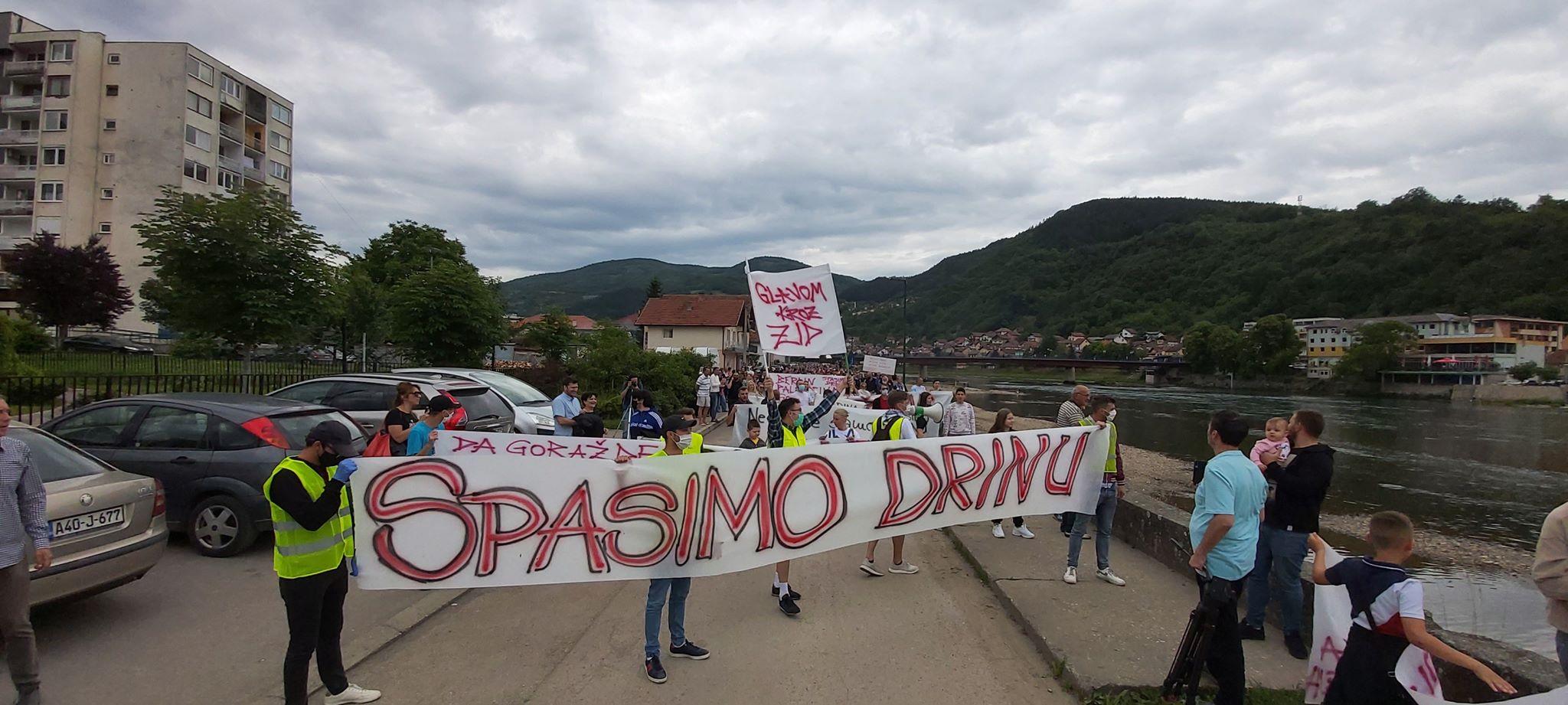 Mirna protestna šetnja: Goraždani poručili da ne daju Drinu