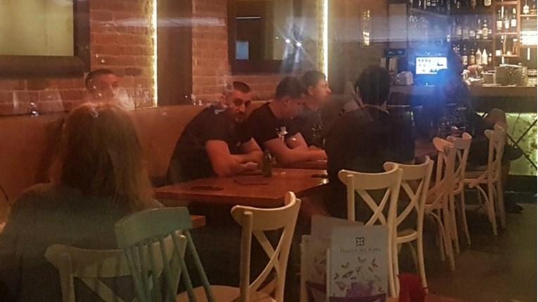 Vučićev sin viđen s članom kavačkog klana, novinarki koja je slikala uzeli mobitel