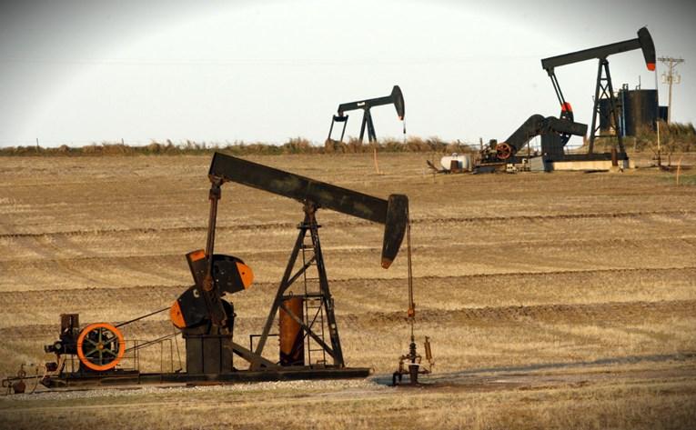 Cijene nafte pale više od 8 posto