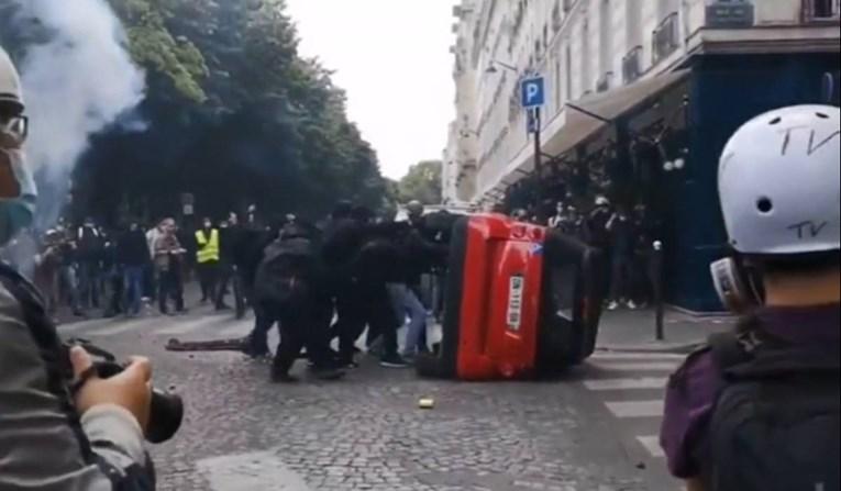 Pariški protesti za zdravstvene radnike postali nasilni, 18.000 ljudi na ulicama