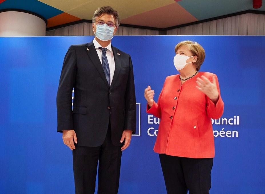 Plenković i Merkel: Susret u Briselu - Avaz