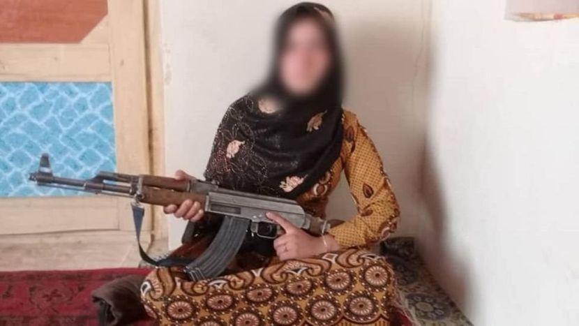 Heroina: Djevojčica pucala na talibane koji su joj usmrtili roditelje