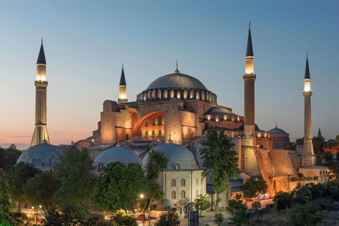 Turska osudila grčku reakciju na prvi namaz u Aja Sofiji: Neprijateljstvo prema islamu