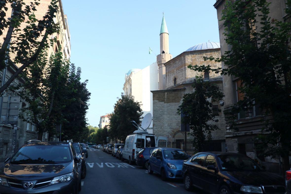 Bajrakli džamija - Avaz