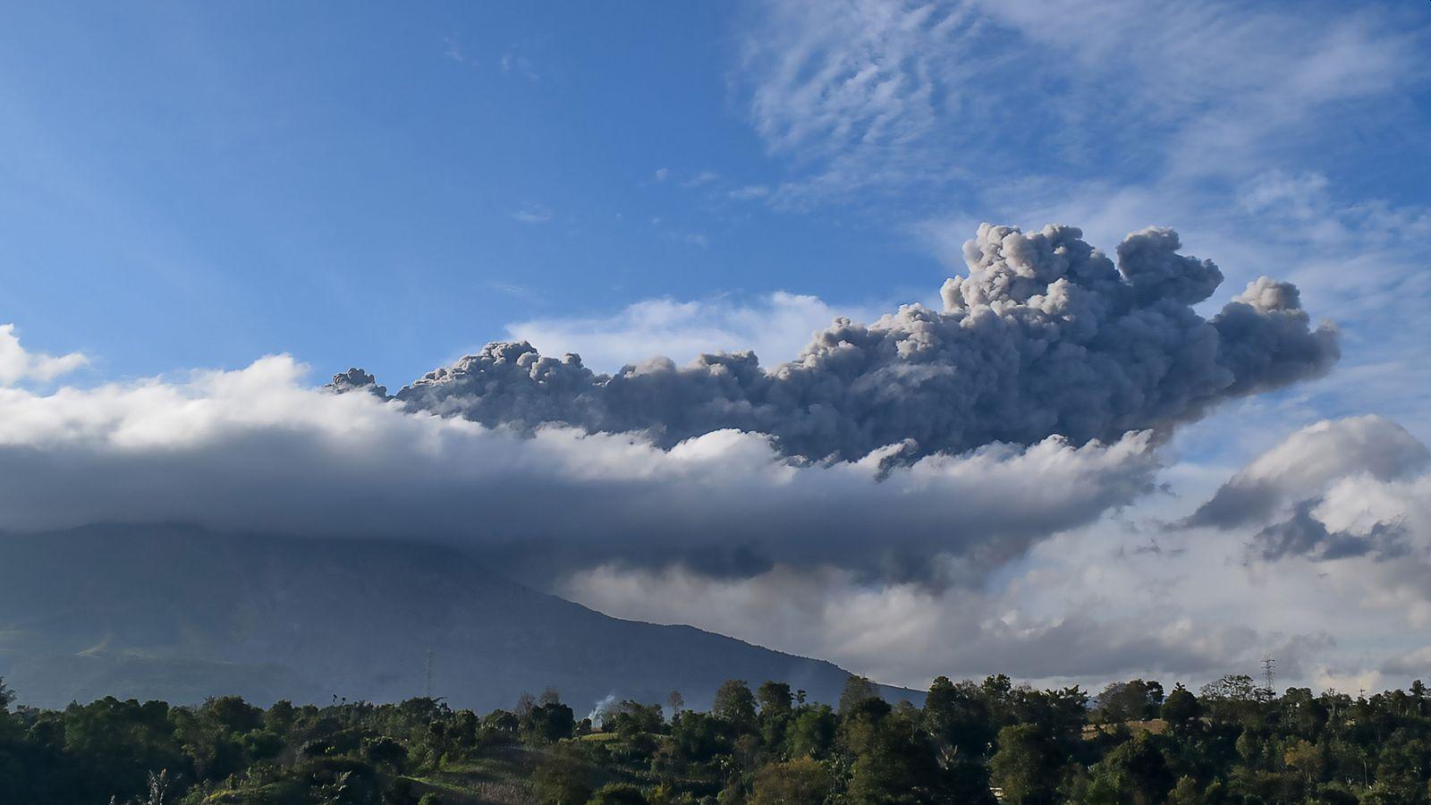 Vulkan Sinabung - Avaz