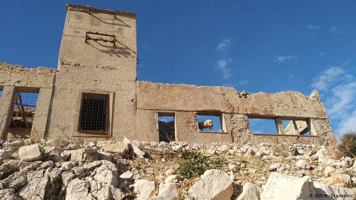 Ostaci logorskih građevina na Golom otoku - Avaz