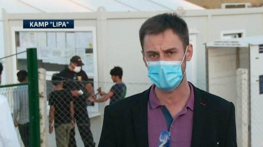 Migrant tokom javljanja reportera N1 predao osiguranju sjekiru