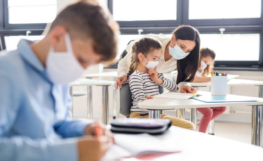 Institut za javno zdravstvo RS izdao preporuke za učenike i roditelje